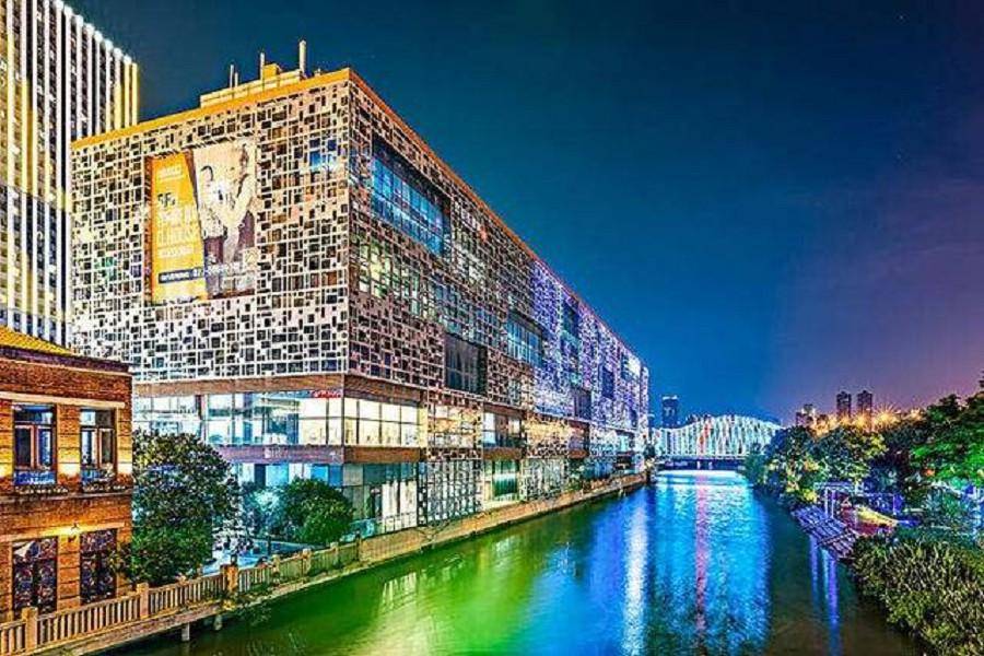 Chu River Han Street at night