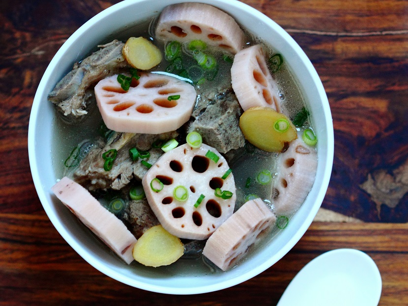 Lotus root pork rib soup